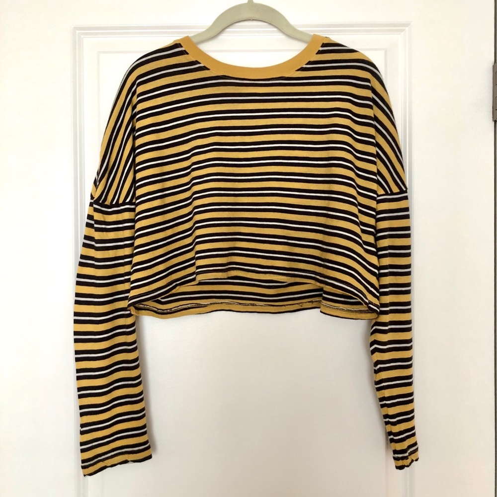 UO Long Sleeve Crop top